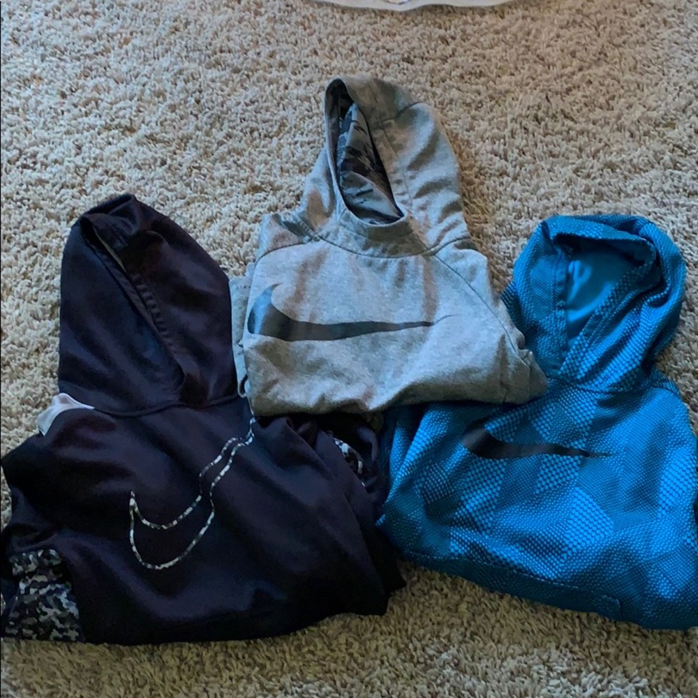 3 Youth Large Nike Sweatshirts
